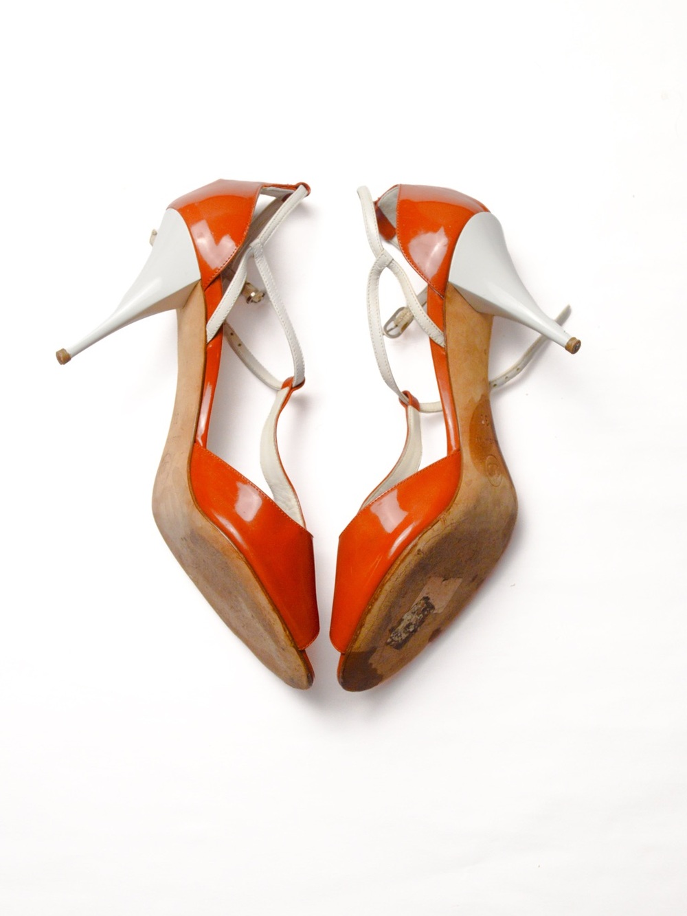 CHANEL Orange and White Leather T-Strap Sandals - Picture 6 of 7